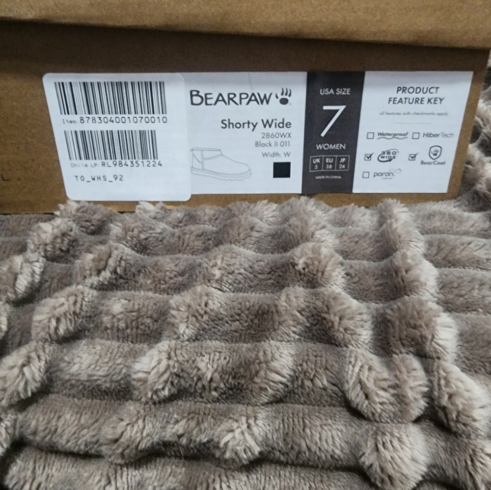 Black Size 7 Wide Bearpaw Booties Bnib - Picture 4 of 4